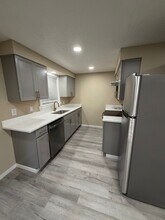 4640 Wyoming Ave NE in Salem, OR - Foto de edificio - Building Photo