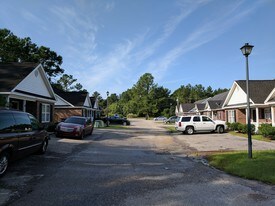 McCray Court in Conway, SC - Foto de edificio - Building Photo