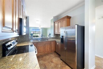 360 Robin Hood Cir in Naples, FL - Building Photo - Building Photo