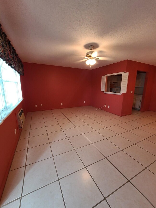 289 Camden L in West Palm Beach, FL - Building Photo - Building Photo