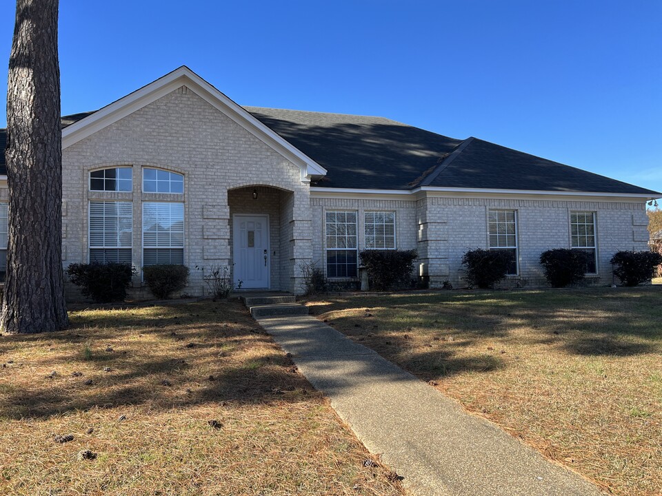1 Windmere Dr in Texarkana, TX - Foto de edificio