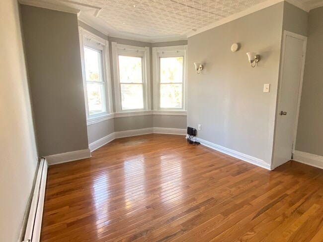 530 Valley Rd, Unit 2 in West Orange, NJ - Building Photo - Building Photo