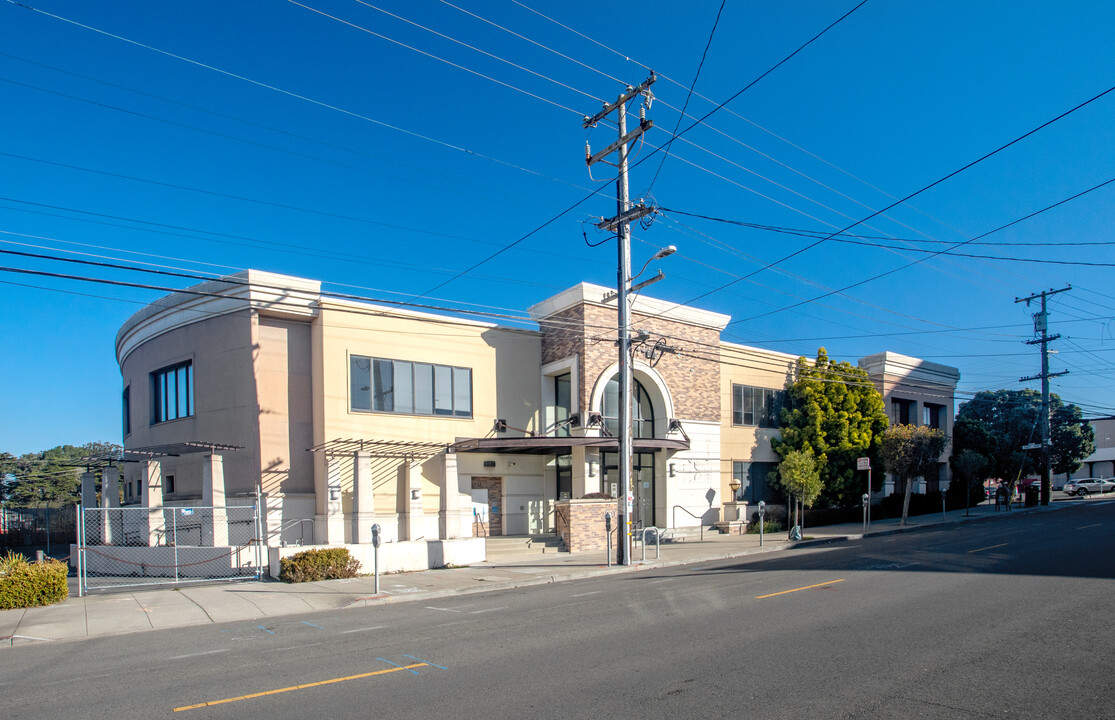 2550 Irving St in San Francisco, CA - Building Photo