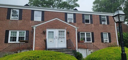 293 Manville Rd in Pleasantville, NY - Building Photo - Building Photo