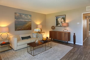 Vicino in Lakewood, CA - Building Photo