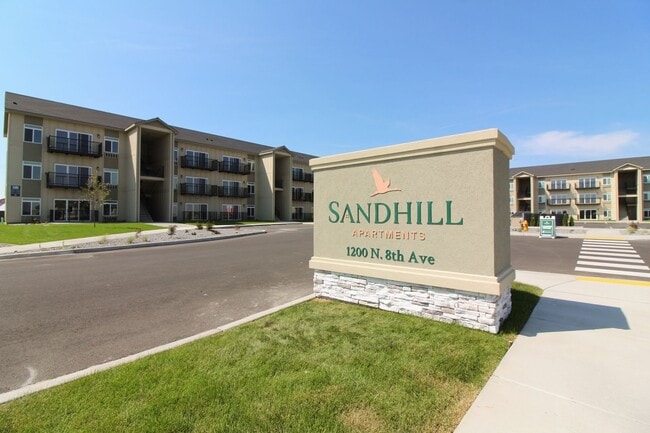 1200 N 8th Ave in Othello, WA - Foto de edificio - Building Photo