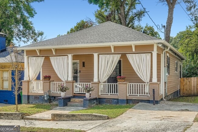 property at 18 Booker St NW