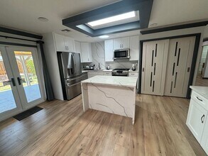 17736 Lull St in Los Angeles, CA - Building Photo - Building Photo
