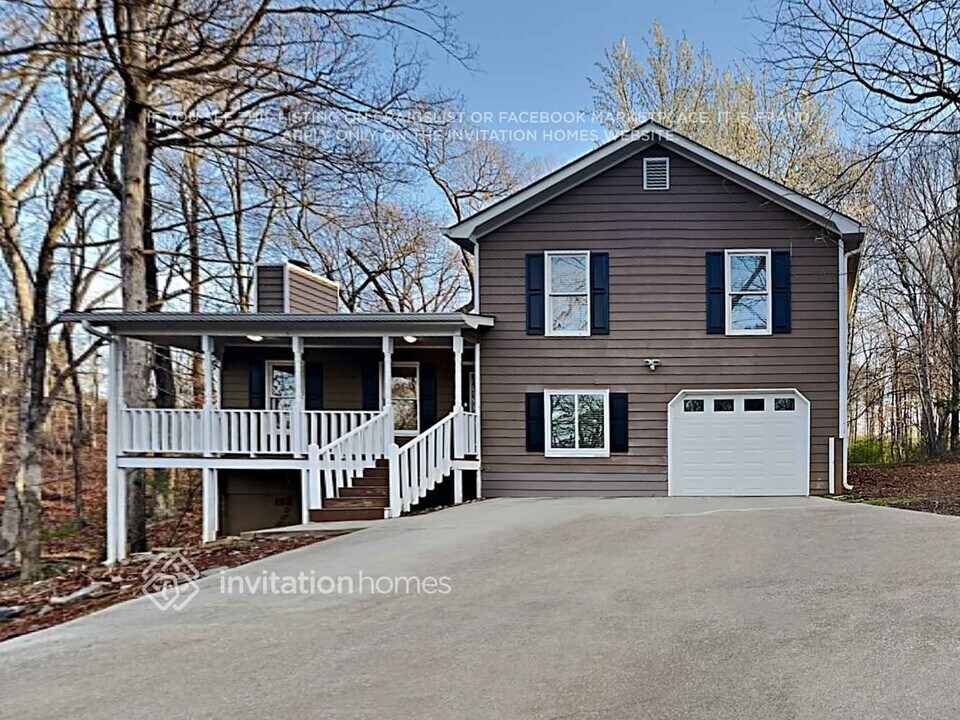 1621 Highland Ct in Auburn, GA - Foto de edificio