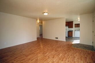 729-729 NE Church St in Portland, OR - Building Photo - Building Photo