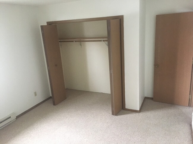 400 N Welco Dr in Montgomery, MN - Building Photo - Building Photo