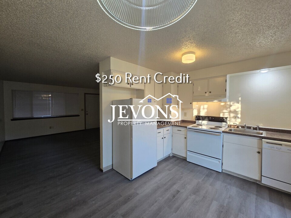 1115 S 41st Ave in Yakima, WA - Building Photo