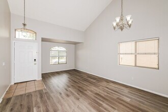 8633 W Cordes Rd in Tolleson, AZ - Building Photo - Building Photo