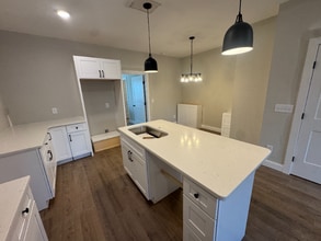 267 W Spring St in Smithville, TN - Foto de edificio - Building Photo