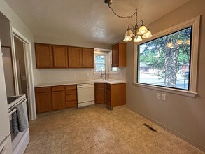 3403 W Hill Rd in Boise, ID - Building Photo - Building Photo