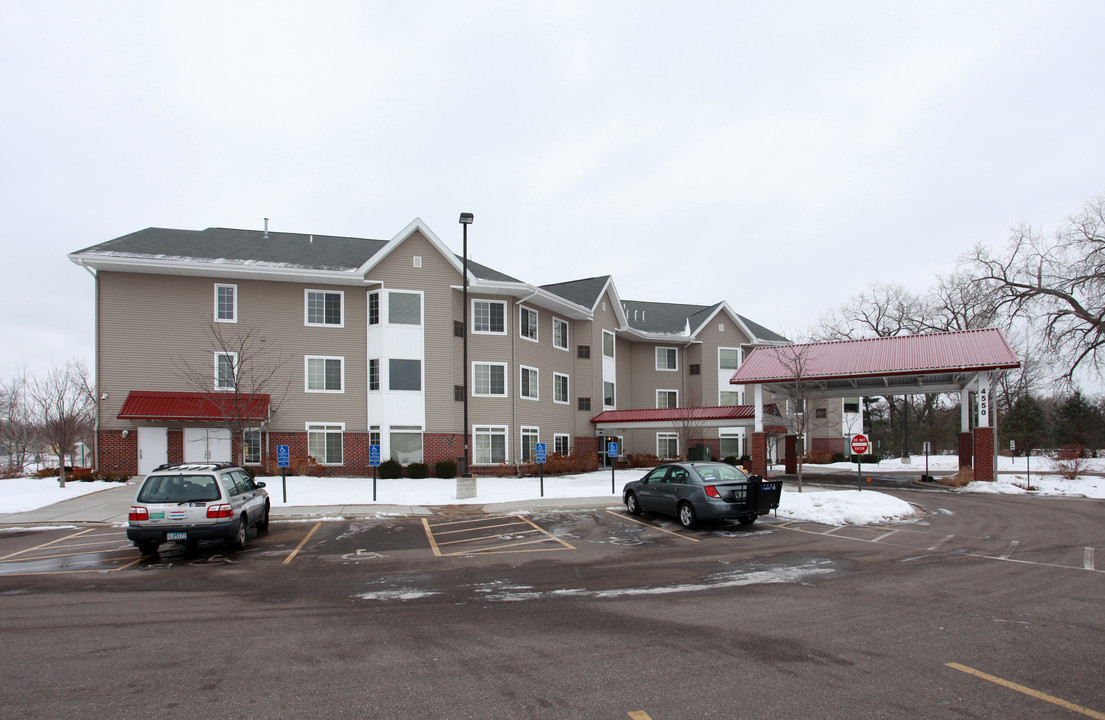 Kingsley Commons in Minneapolis, MN - Foto de edificio