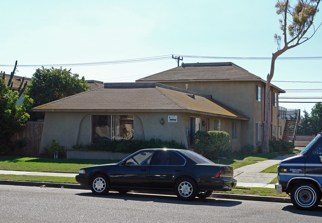 4711-4717 Terrace Ave in Oxnard, CA - Foto de edificio