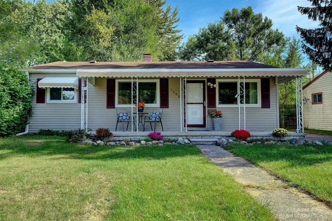 property at 1260 Candlewood Ln
