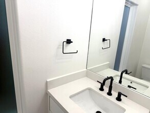 1007 amezquita in Laredo, TX - Building Photo - Building Photo