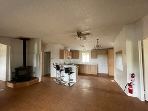 46936 Bissett Station Rd in Ahwahnee, CA - Building Photo - Building Photo