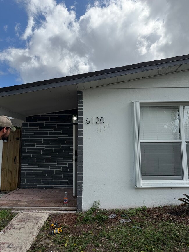 6120 SW 38th St in Davie, FL - Building Photo - Building Photo