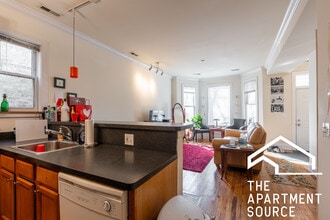 1314 W Roscoe St, Unit 2 in Chicago, IL - Building Photo - Building Photo