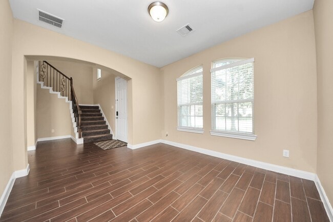 27419 Canyon Reach Dr