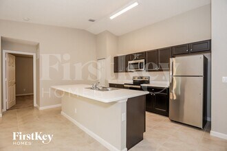 1732 SW Hilola Ln in Port St. Lucie, FL - Building Photo - Building Photo