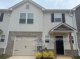 134 Marina Dr in Lincoln, AL - Building Photo