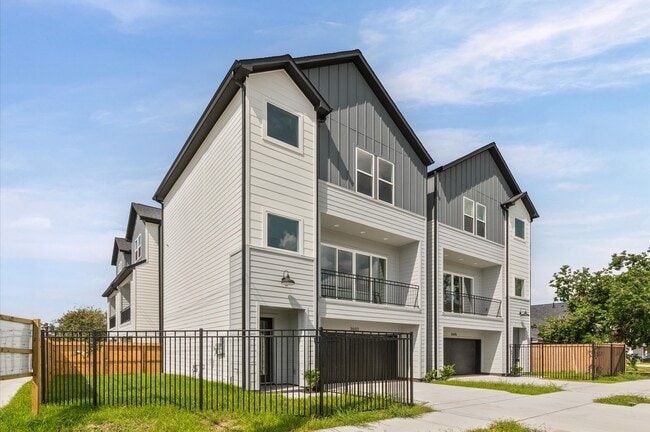 3605 Mt Pleasant St in Houston, TX - Building Photo - Building Photo