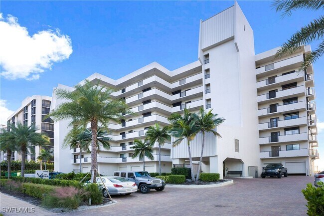 9715 Gulf Shore Dr in Naples, FL - Foto de edificio - Building Photo