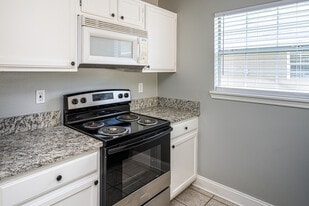 Heatherwood in Hammond, LA - Building Photo