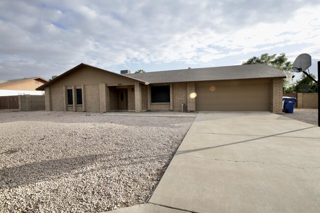 6057 E McLellan Rd in Mesa, AZ - Building Photo - Building Photo