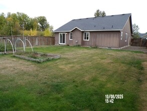 227 Twister St NE in Albany, OR - Building Photo - Building Photo