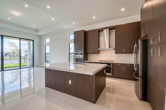 10013 Bird Watch Wy in Palm Beach Gardens, FL - Building Photo - Building Photo