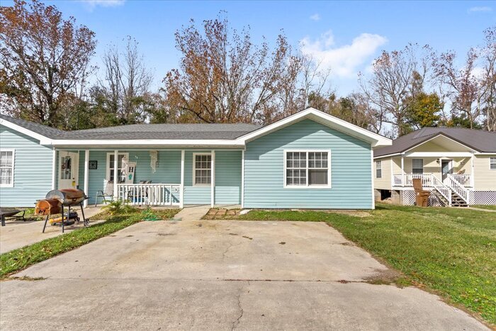 20017 Sunshine Dr in Long Beach, MS - Building Photo