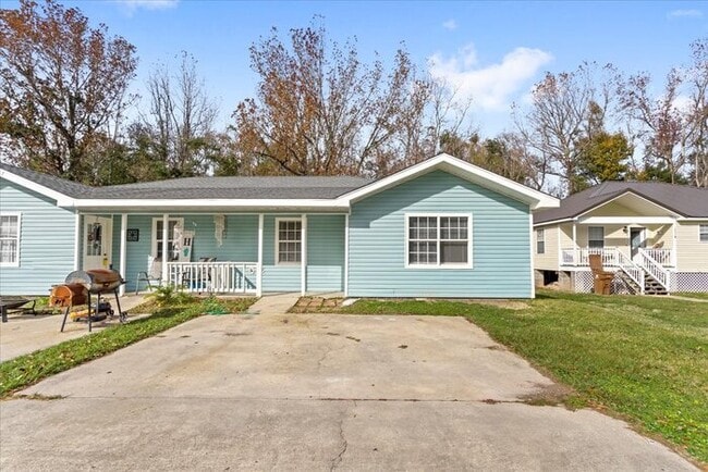 property at 20017 Sunshine Dr
