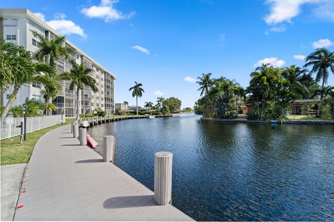 3000 NE 16th Ave, Unit 414 in Oakland Park, FL - Building Photo - Building Photo