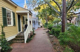 504 E Jones St in Savannah, GA - Foto de edificio - Building Photo