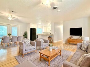 729 E Grove Pl in DeLand, FL - Building Photo - Building Photo