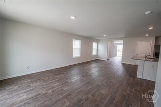412 Coconut Dr in Bloomingdale, GA - Foto de edificio - Building Photo