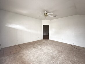 320 W Church Ave, Unit B in Killeen, TX - Building Photo - Building Photo