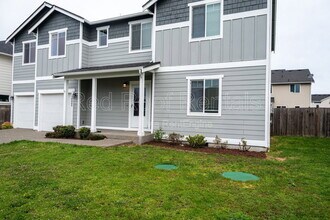 10009 Greenbrier Ct SE in Yelm, WA - Building Photo - Building Photo