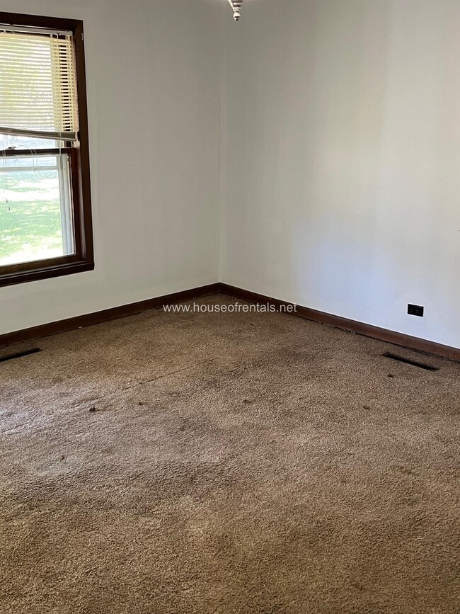 709 N Maple St in Cambria, IL - Building Photo - Building Photo