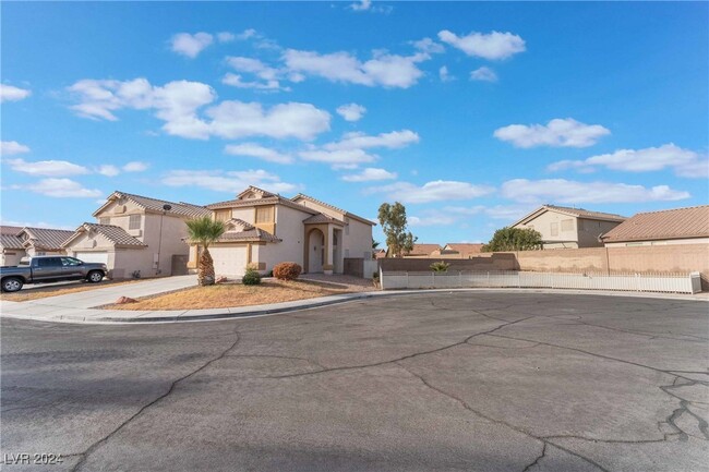 4617 N Silvershore Ct in North Las Vegas, NV - Foto de edificio - Building Photo