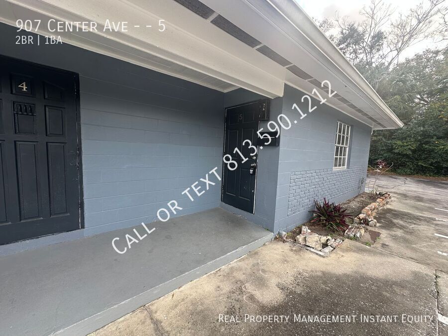 907 Center Ave in Haines City, FL - Foto de edificio