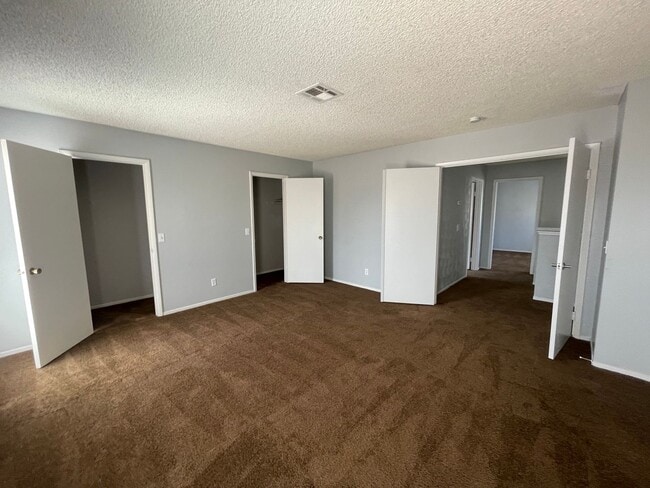 44 Sirnoble St in Las Vegas, NV - Building Photo - Building Photo