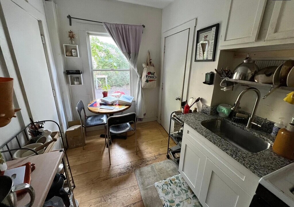 109 R Beacon St-Unit -1 in Somerville, MA - Building Photo