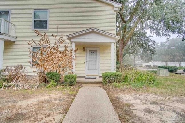 3309 Kingswood Ct in Pensacola, FL - Foto de edificio - Building Photo