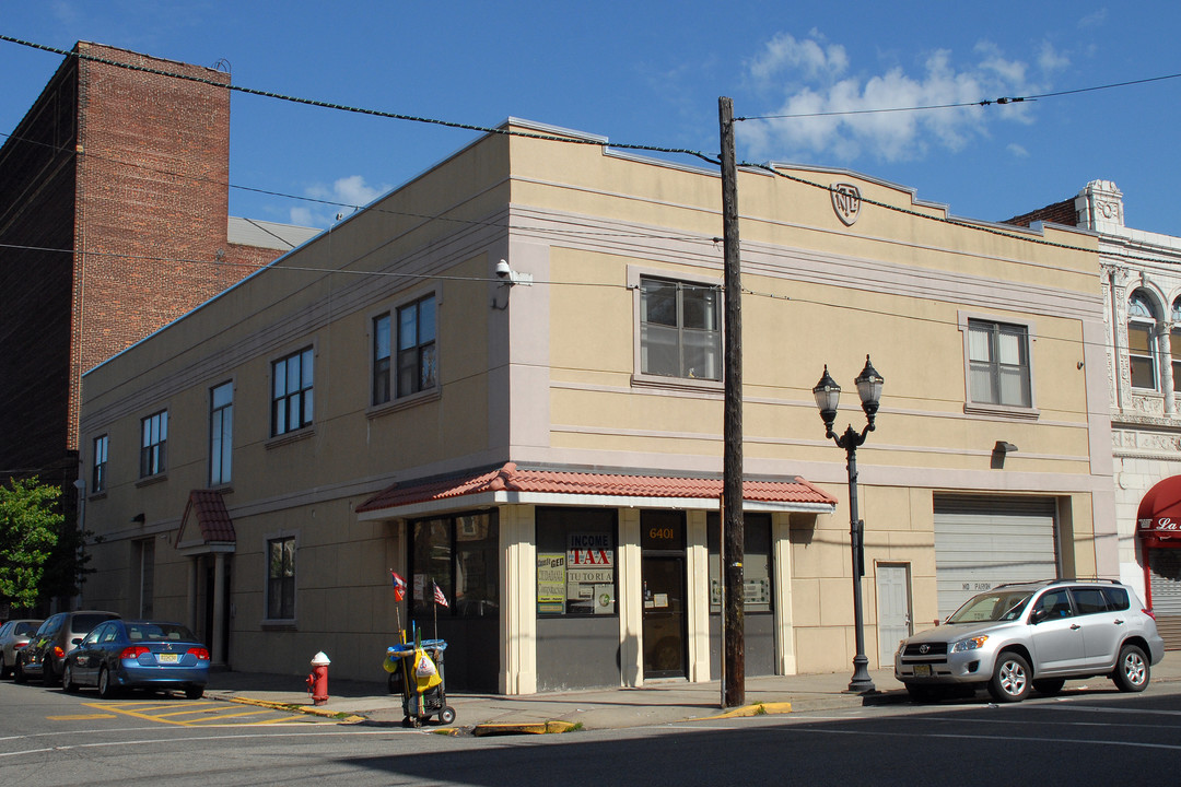 100 64th St in West New York, NJ - Building Photo